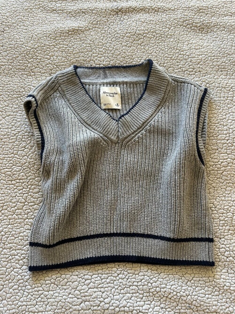 Abercrombie & Fitch -- grey cable knit cropped sweater vest, blue trim